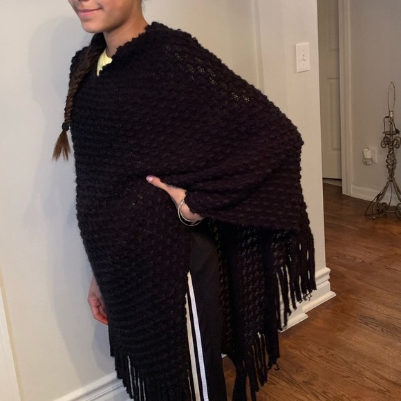 Max Studio black pancho - Picture 2 of 7